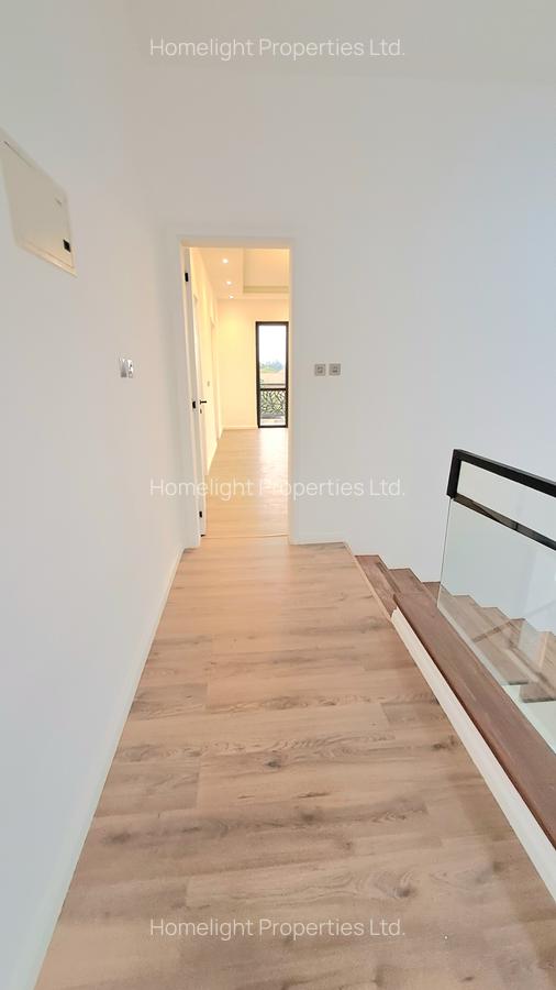 5 Bed Villa with En Suite at Lavington - 13