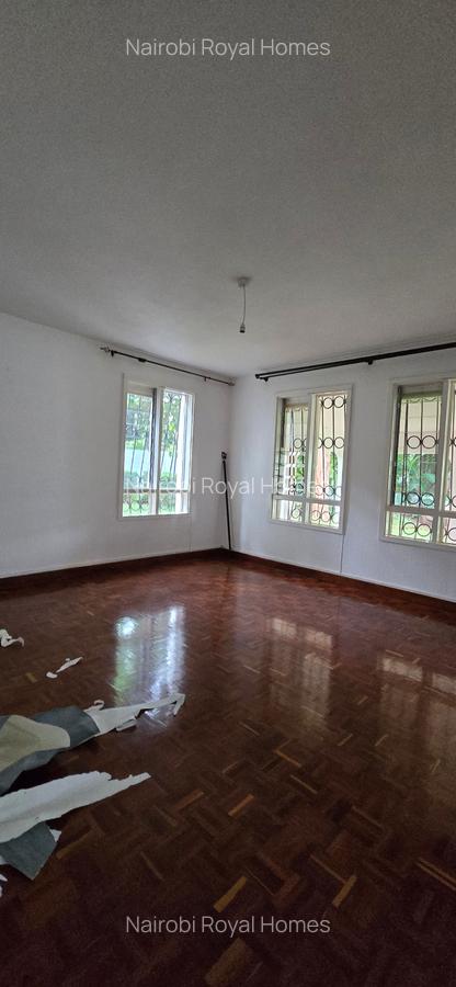 4 Bed House with En Suite at Hill View - 19