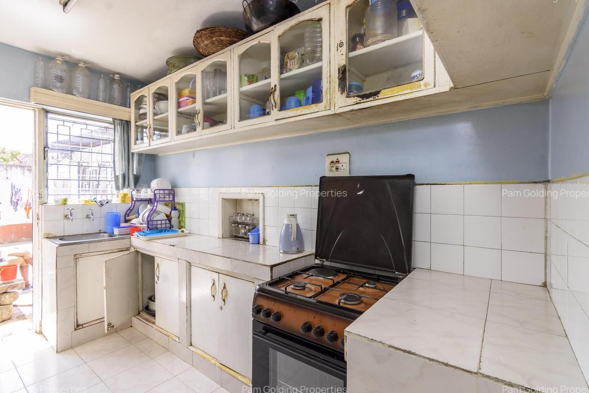 4 Bed Townhouse with En Suite at Kapiti Road - 3