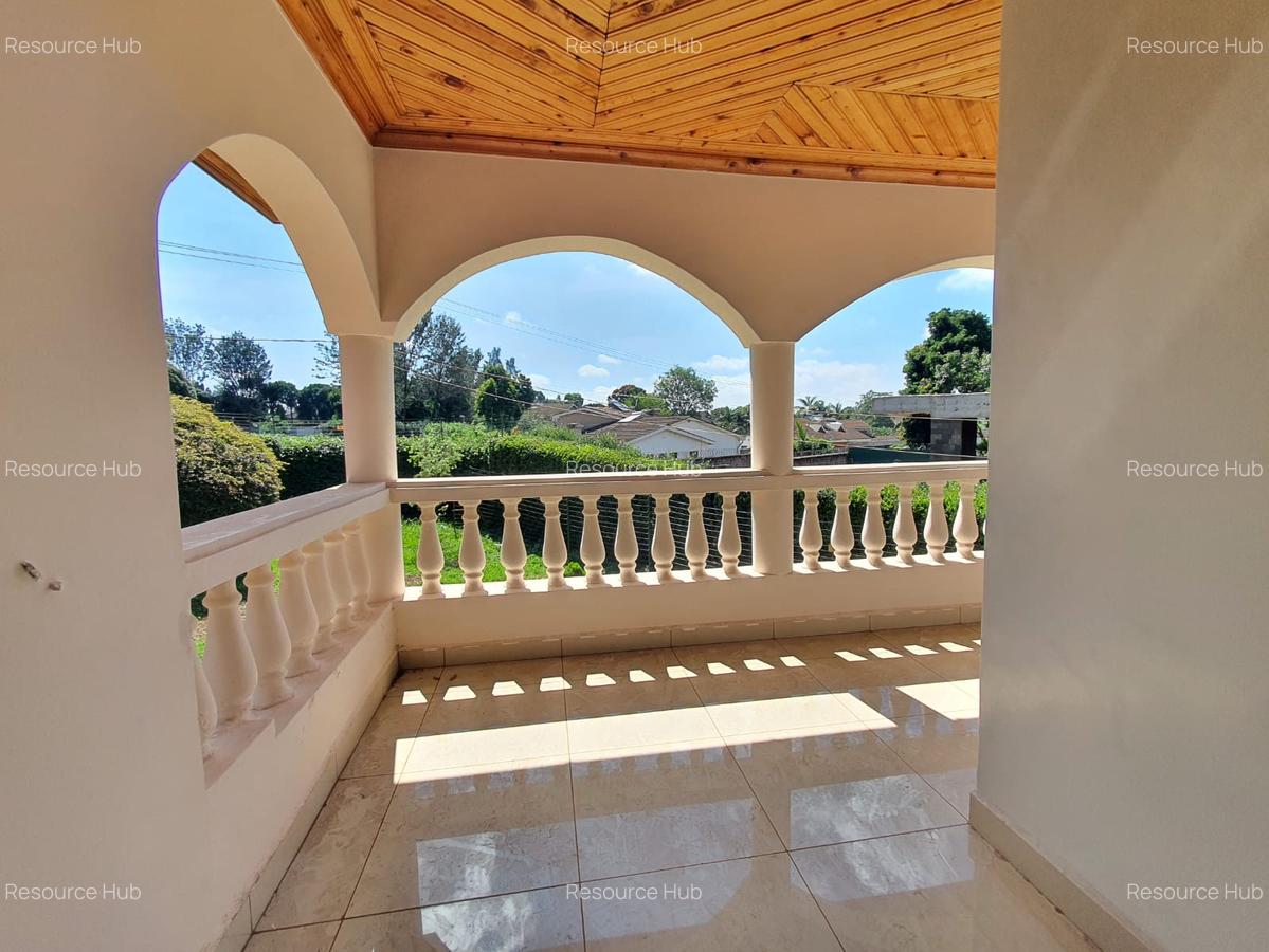 5 Bed House with En Suite at Nyari - 14