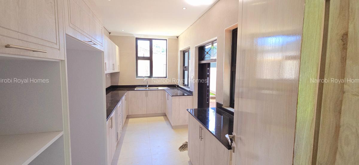 10 Bed House with En Suite at Runda Road - 15