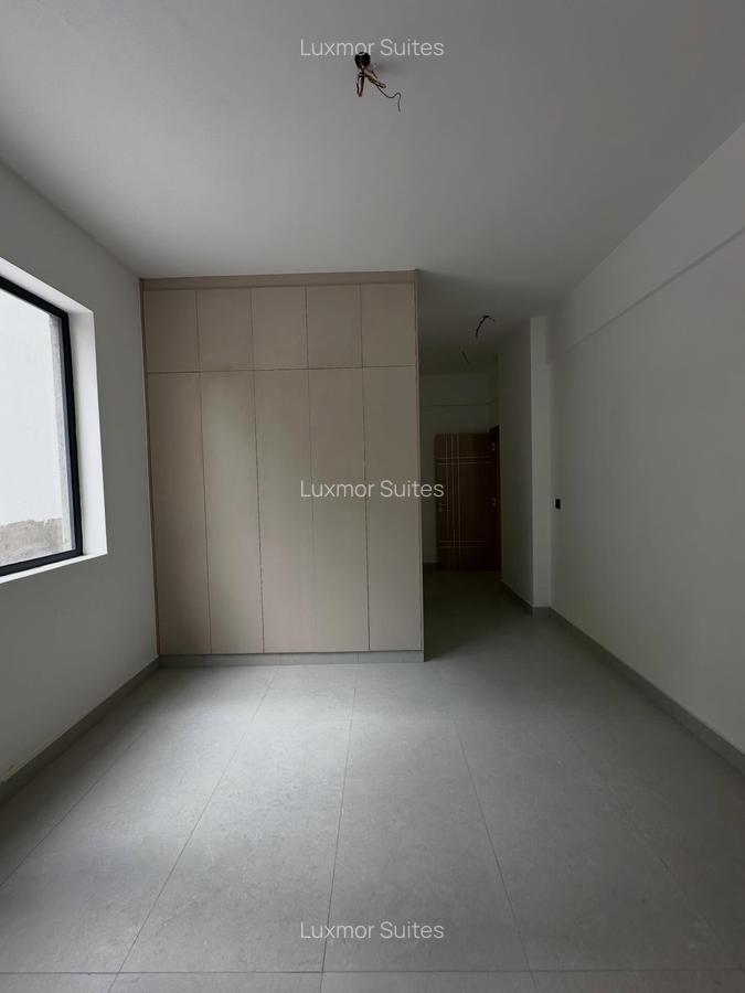 Serviced 3 Bed Apartment with En Suite at Brookside Area - 6