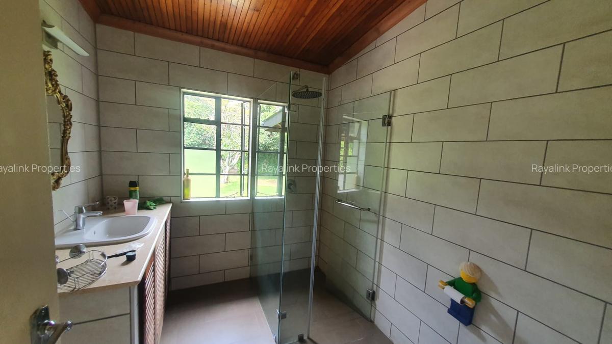 3 Bed House with En Suite at Hardy - 8