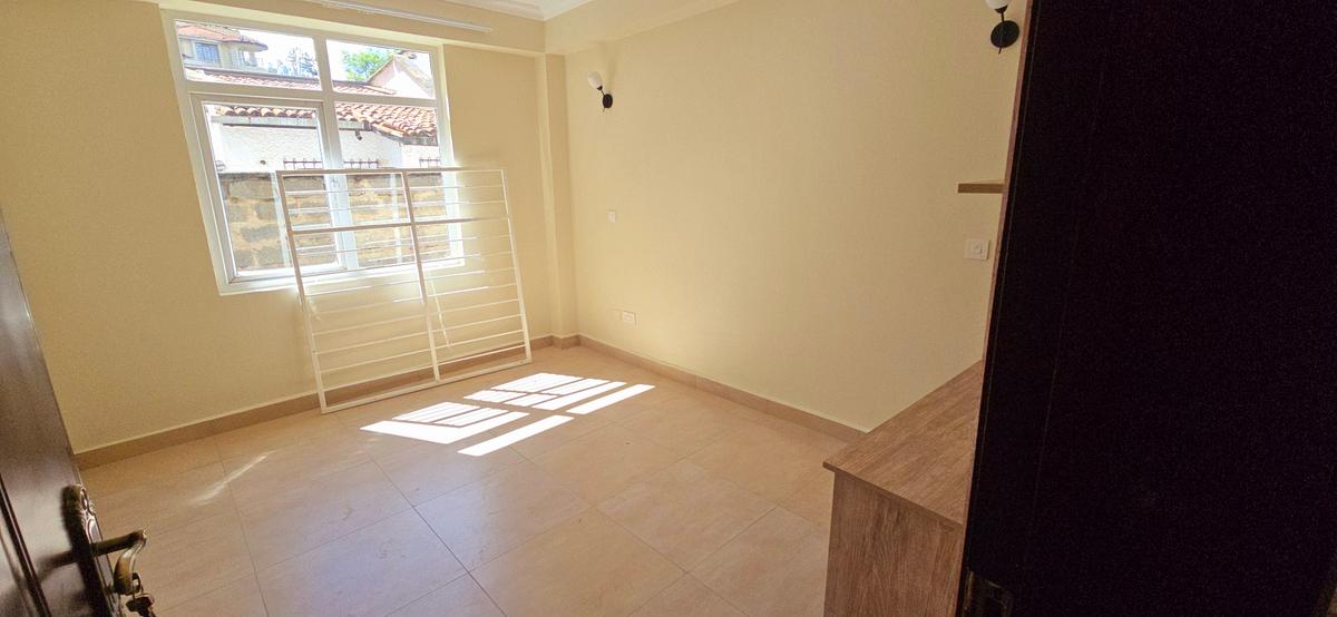 3 Bed Apartment with En Suite at Lavington Hatheru - 16