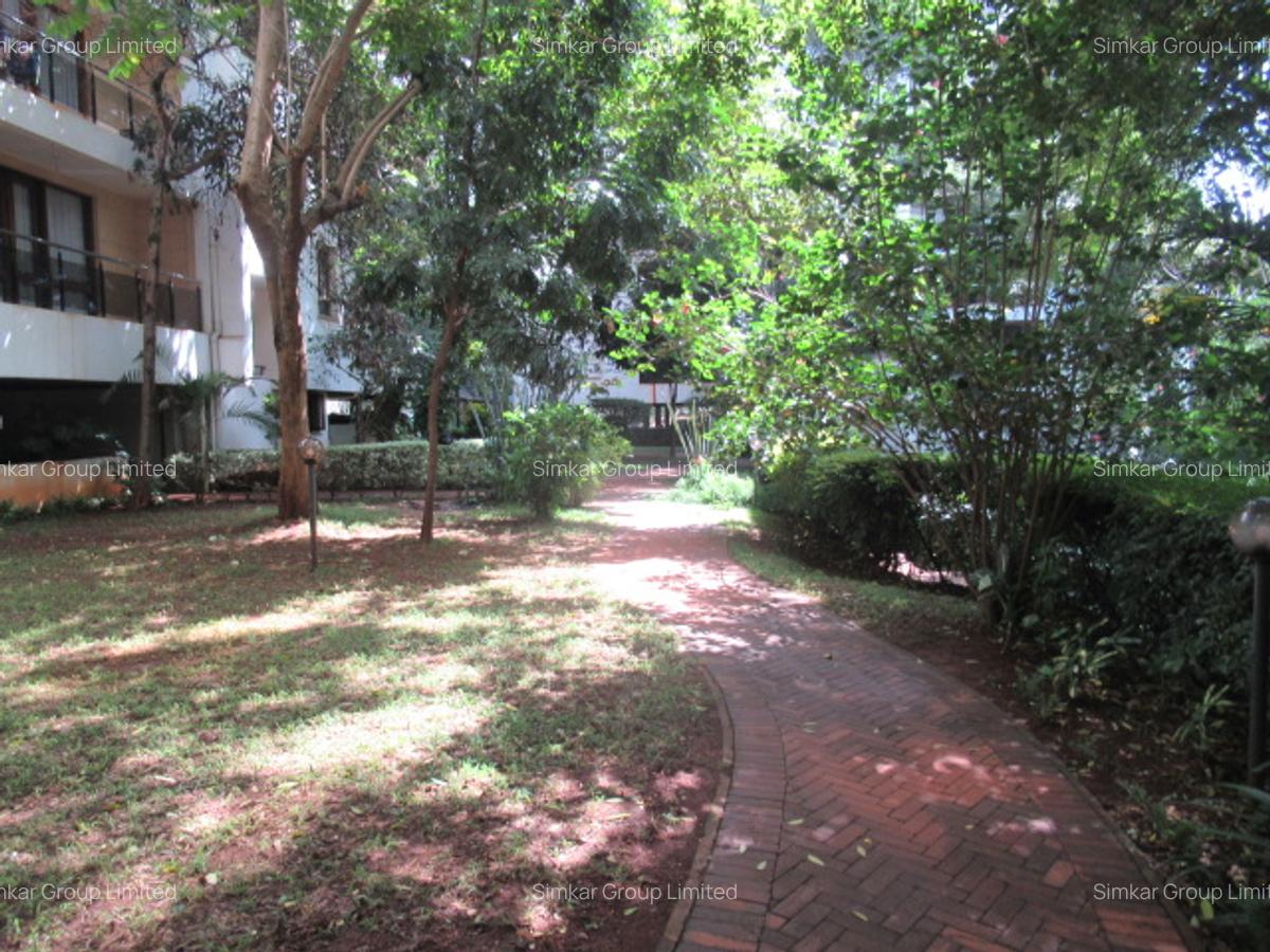 4 Bed Apartment with En Suite at Riverside Drive - 4