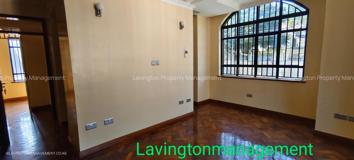 4 Bed House with En Suite at Lavington Green - 20