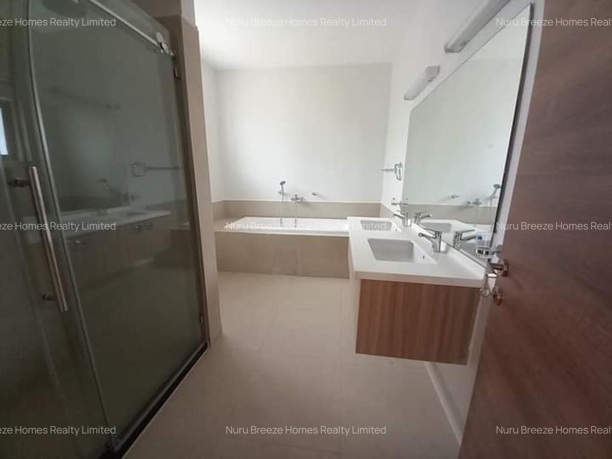 5 Bed Townhouse with En Suite in Lavington - 13