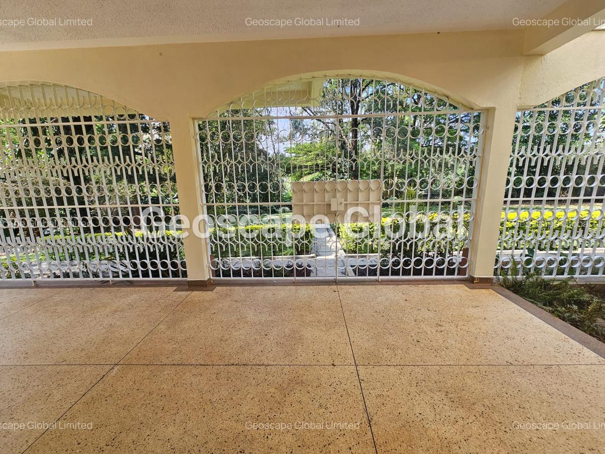 5 Bed House with En Suite in Nyari - 9