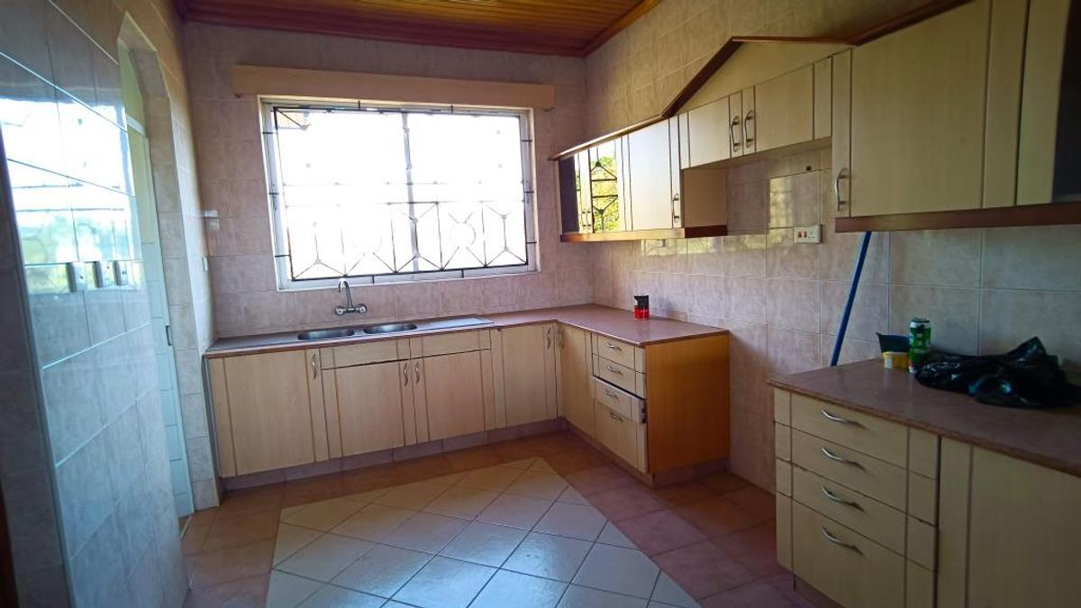 4 Bed Apartment with En Suite at Riverside Drive - 4