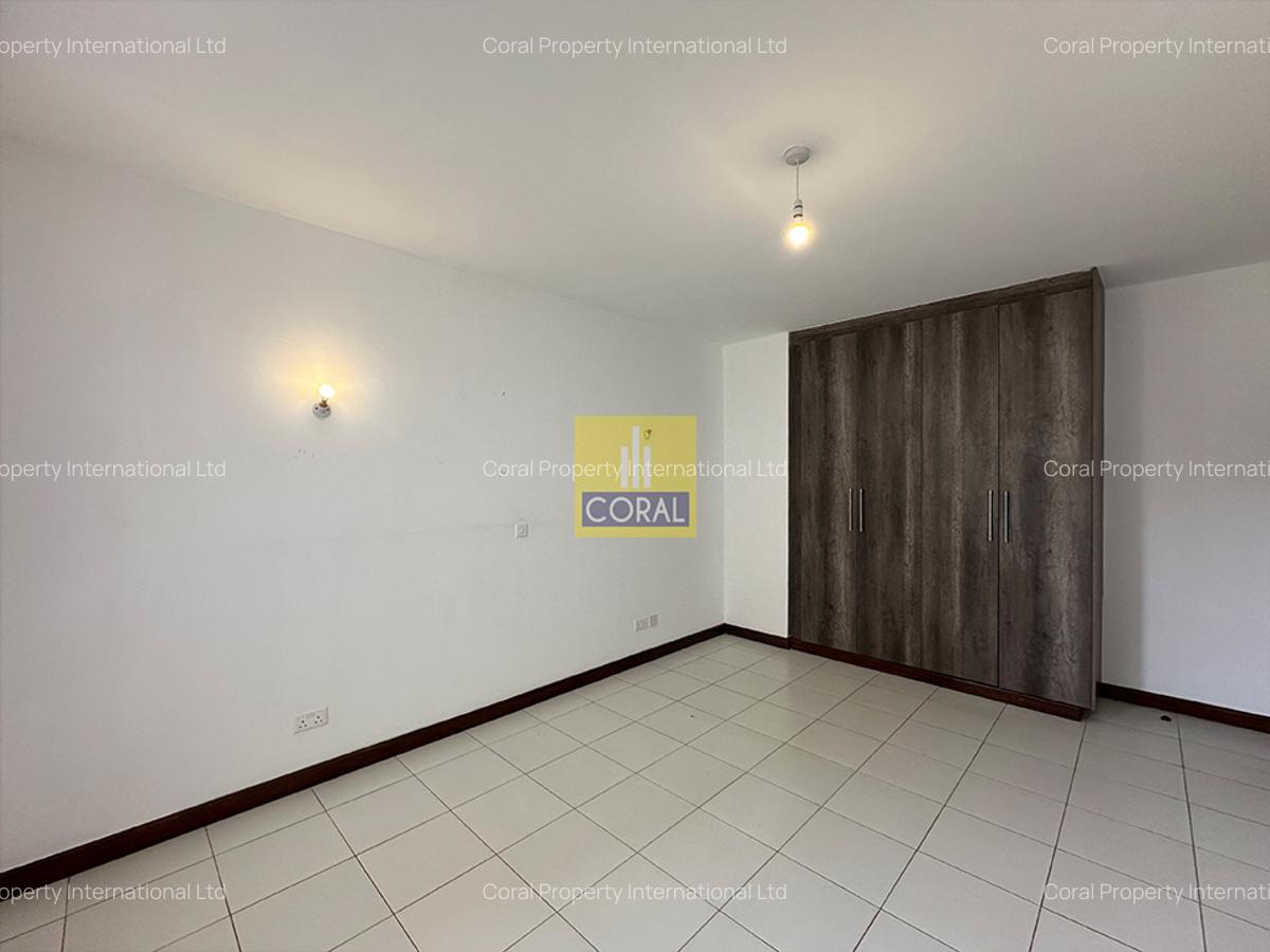 2 Bed Apartment in Brookside - 9