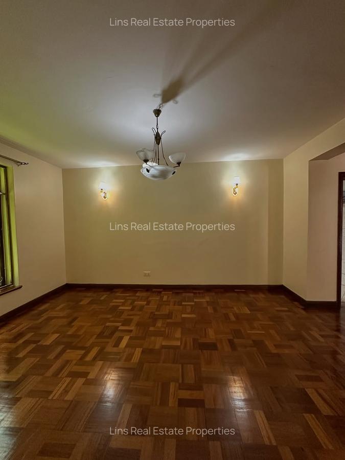 5 Bed Townhouse with En Suite in Lavington - 4