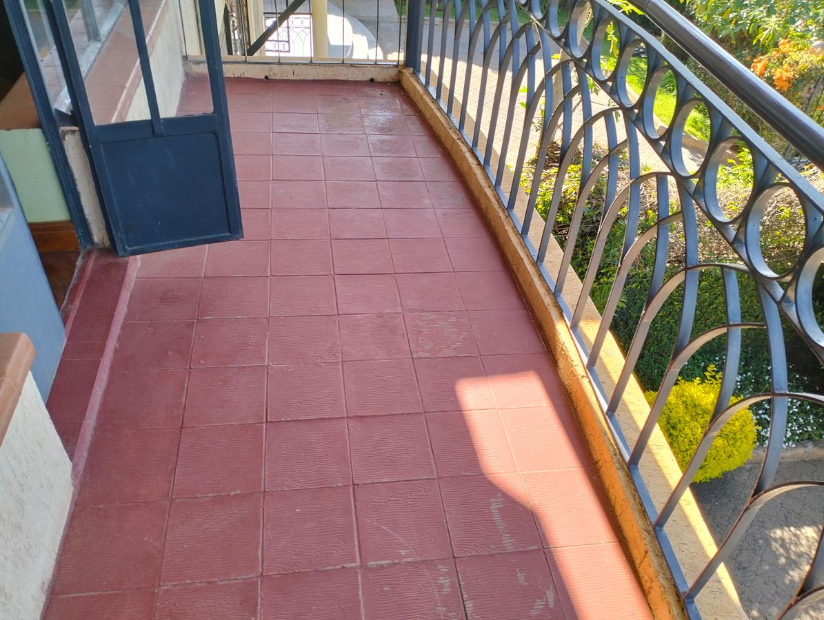 4 Bed Townhouse with En Suite in Lavington - 19