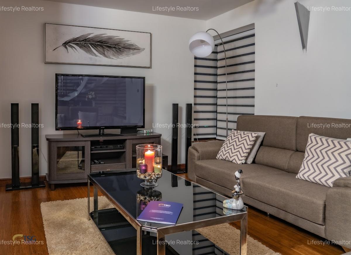 Serviced 2 Bed Apartment with En Suite at Wood Avenue - 4