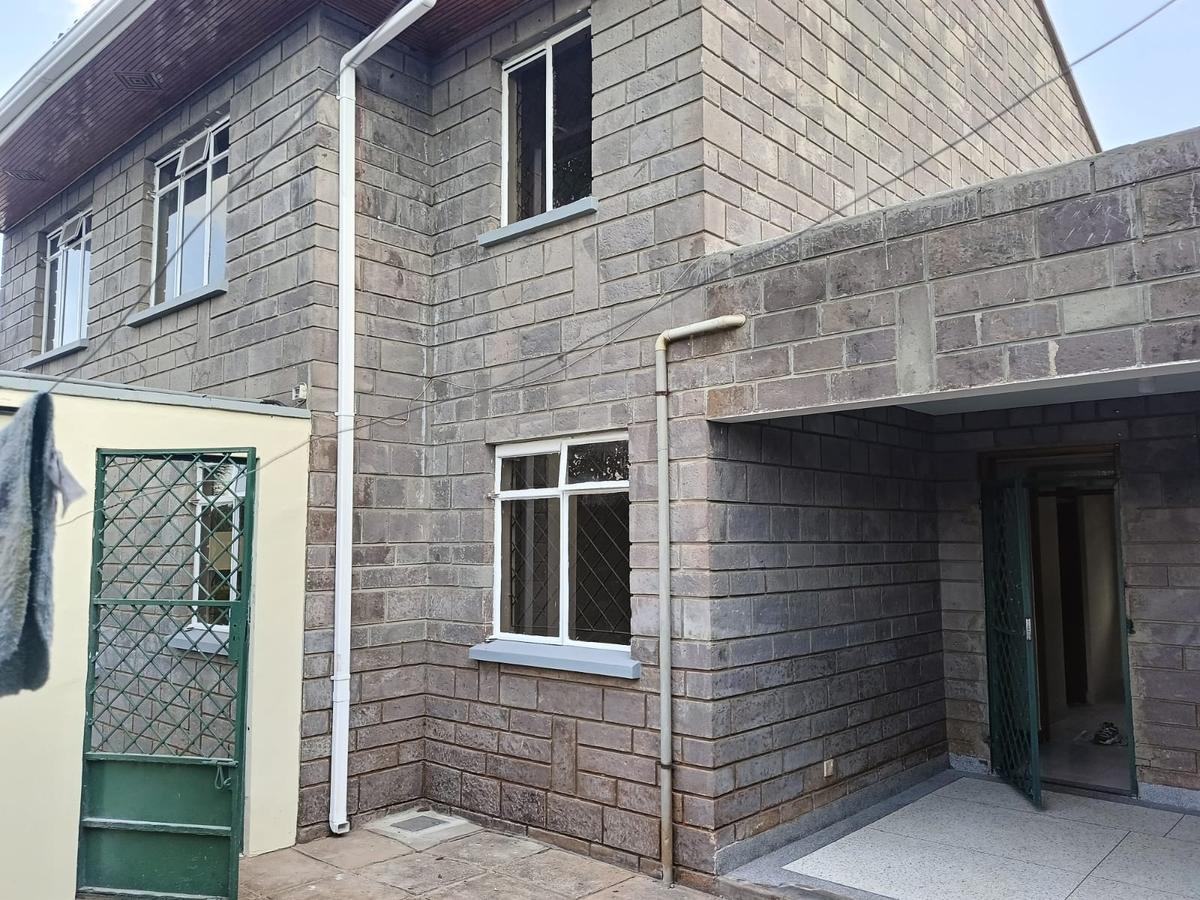 4 Bed House with En Suite at Thome - 13