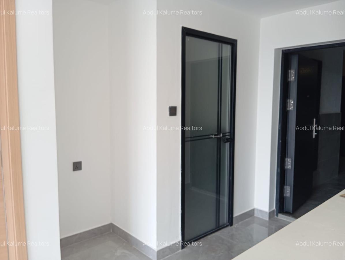 Serviced 2 Bed Apartment with En Suite at Lavington - 4