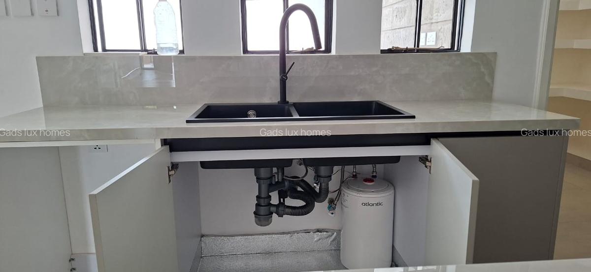 4 Bed Townhouse with En Suite at Westlands - 3