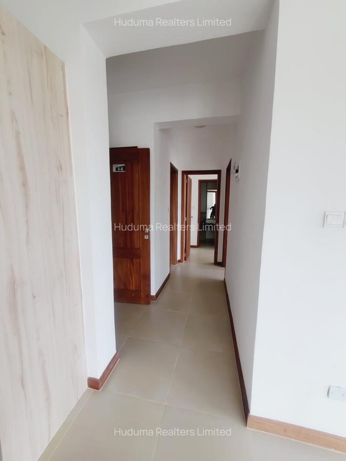 2 Bed Apartment with En Suite at Lantana Road - 7