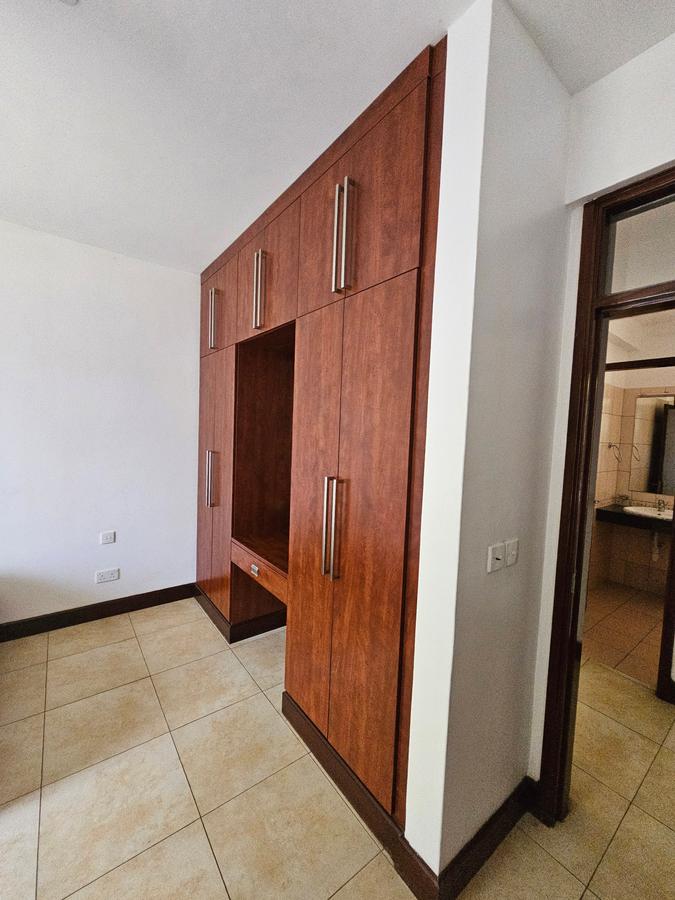 2 Bed Apartment with En Suite in Nyali Area - 12