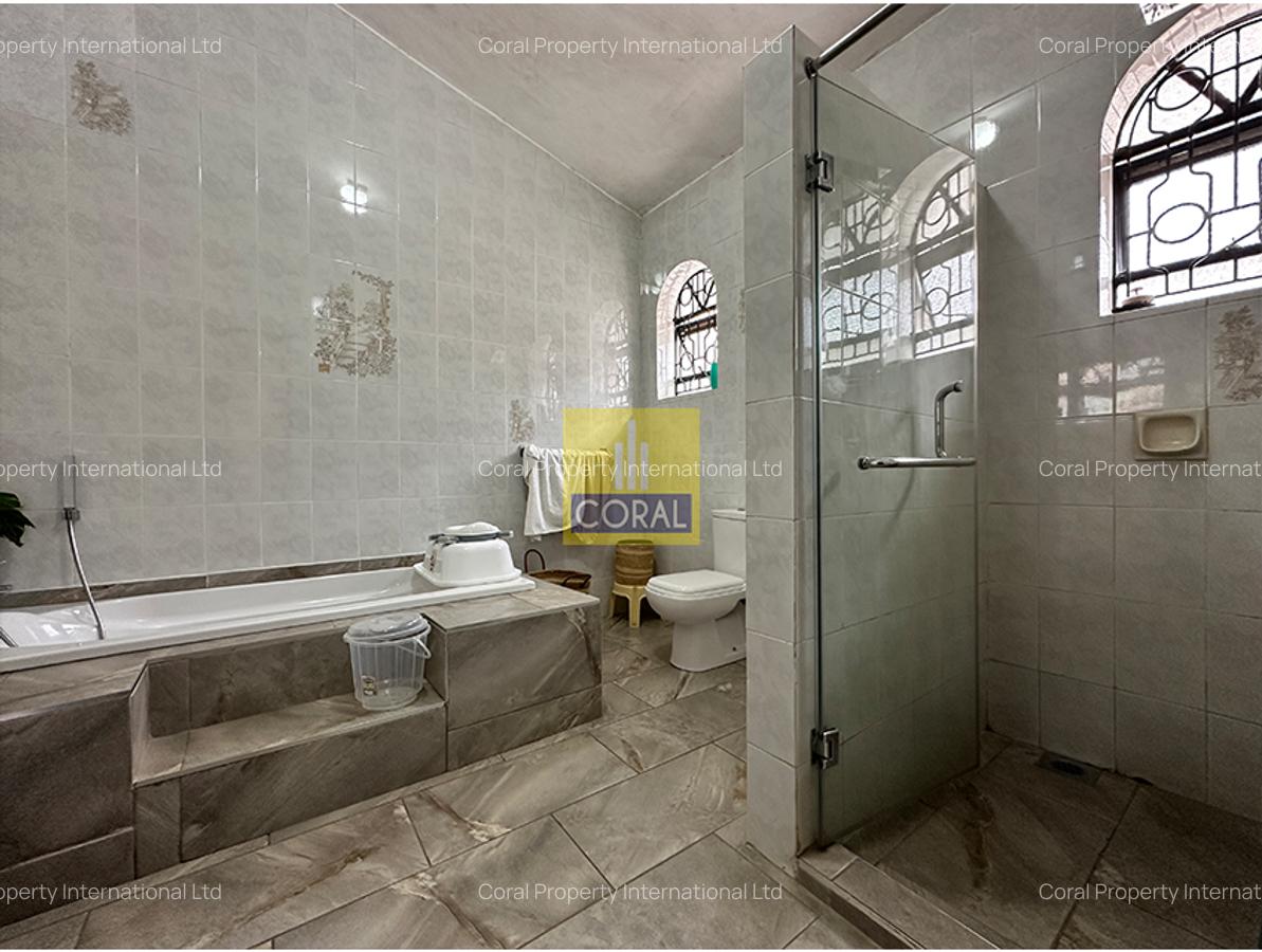 5 Bed Townhouse in Rhapta Road - 10