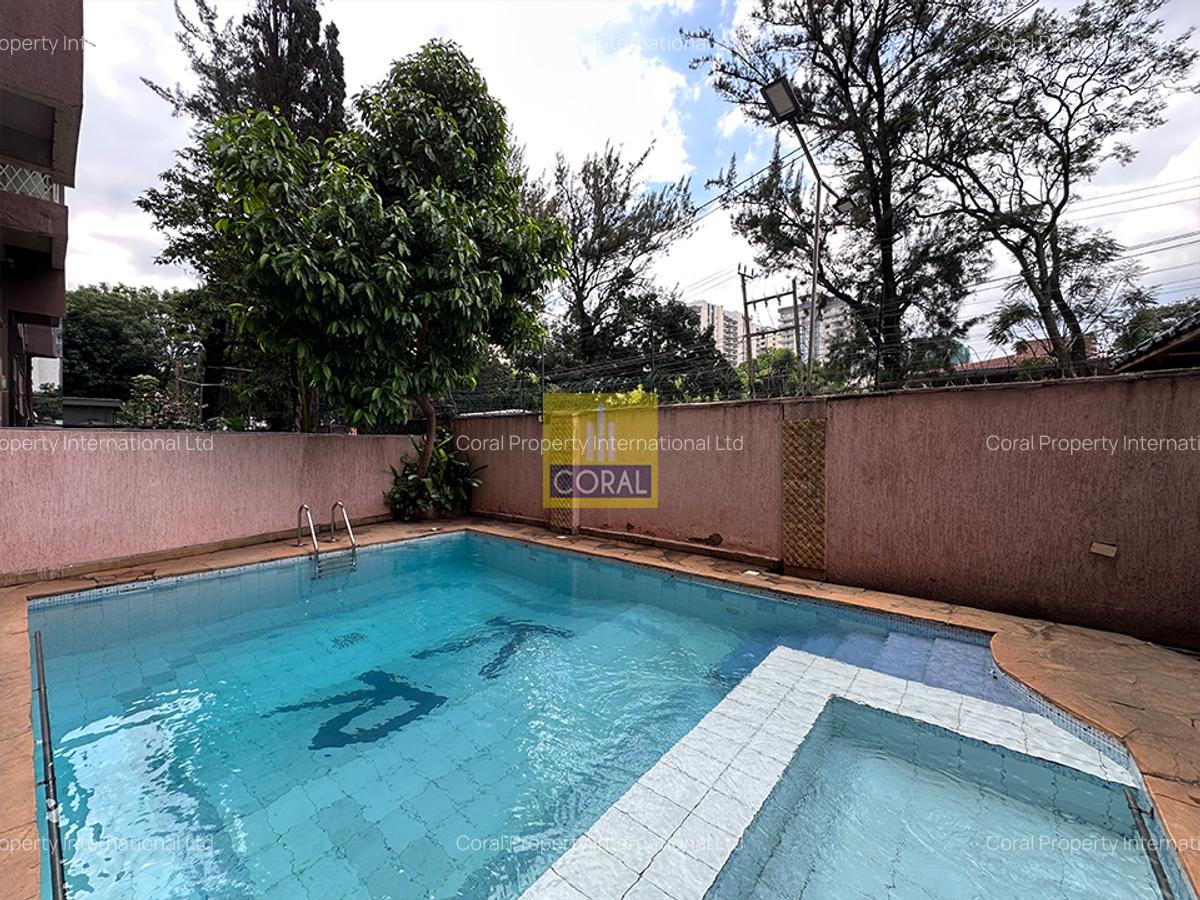 4 Bed Apartment in Parklands - 18