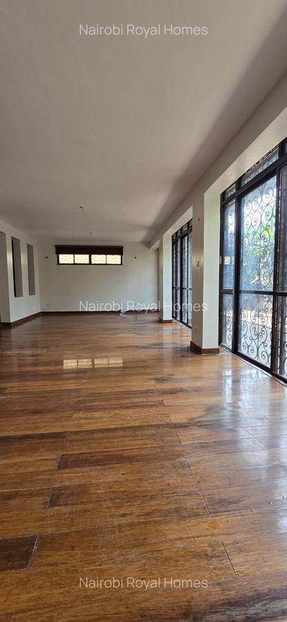 5 Bed Townhouse with En Suite at Lavington Green - 7