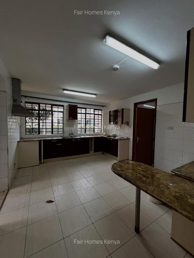 5 Bed Townhouse with En Suite at Lavington Green - 10