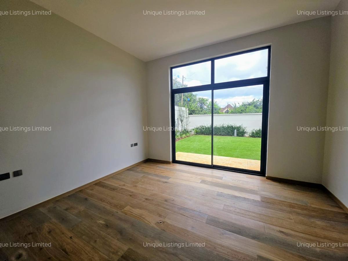 5 Bed Villa with En Suite in Runda - 12