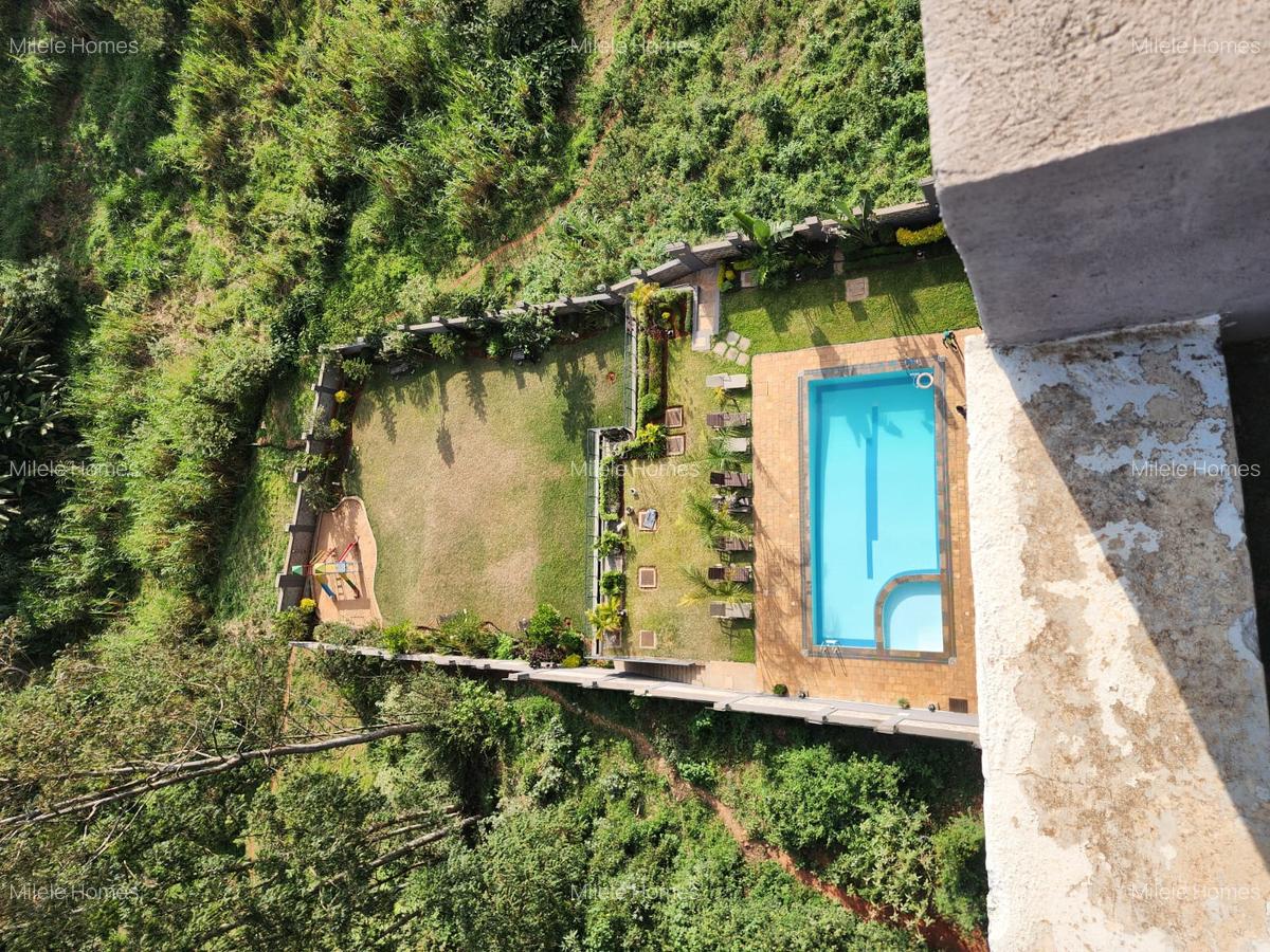 Serviced 2 Bed Apartment with En Suite at Isk - 8