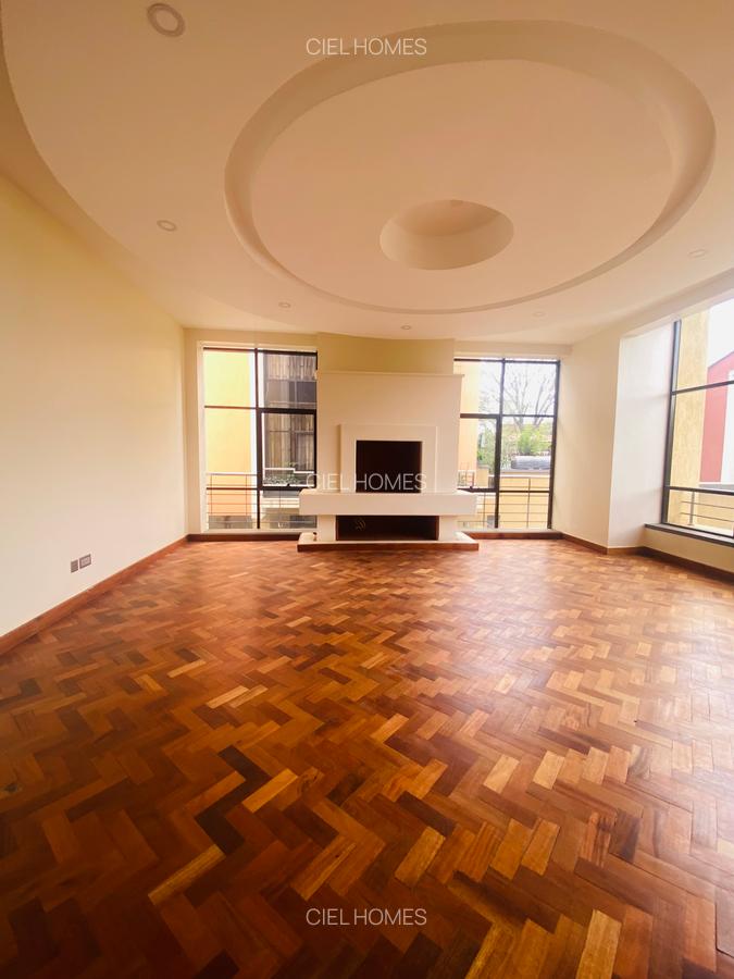 5 Bed Townhouse with En Suite in Lavington - 14