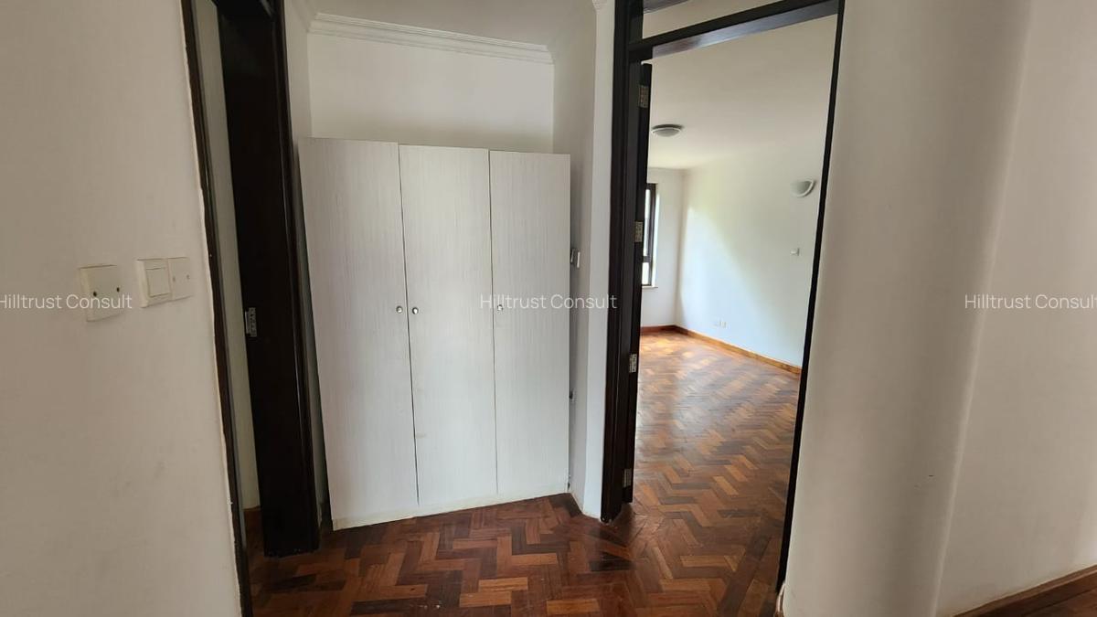 3 Bed Apartment with En Suite in Riverside - 17