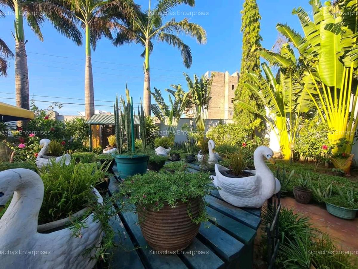 Furnished 1 Bed Apartment with En Suite at 3Rd Avenue Nyali - 1