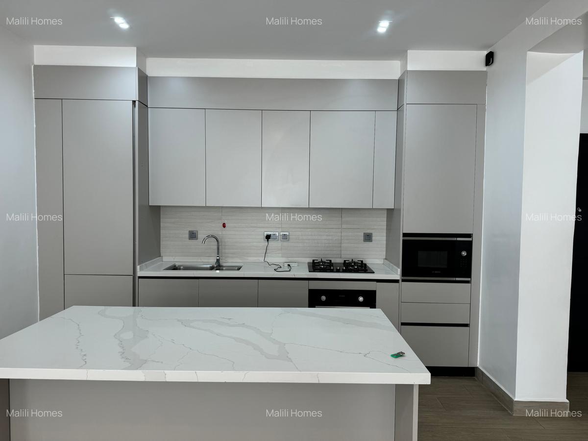 2 Bed Apartment in Riverside - 2