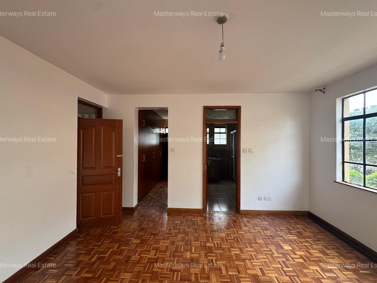 3 Bed Apartment with En Suite in Lavington - 15