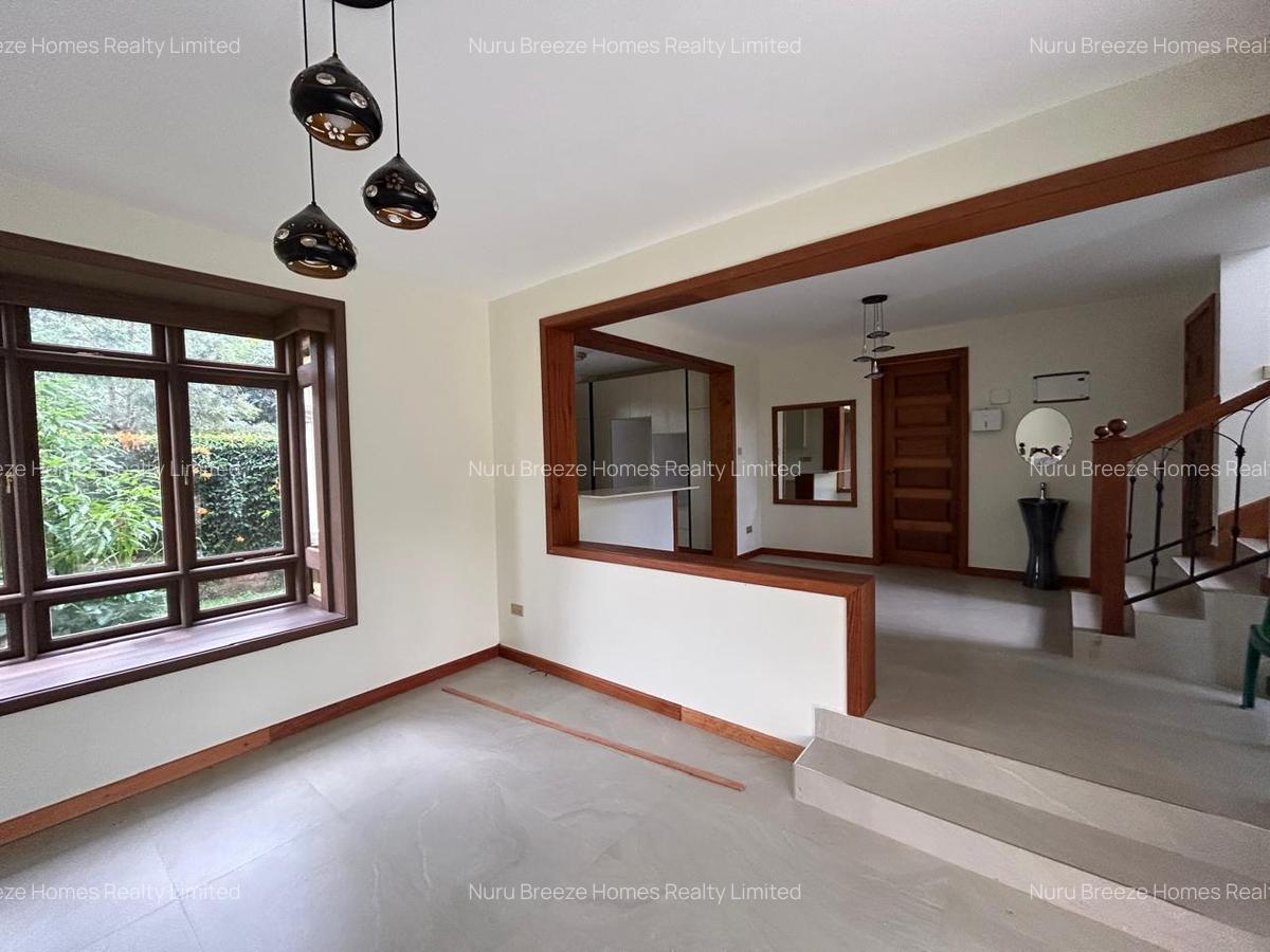 3 Bed Townhouse with En Suite in Ridgeways - 8