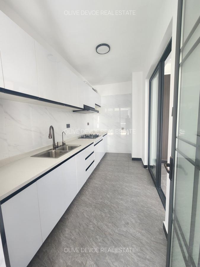 2 Bed Apartment with En Suite in Lavington - 3