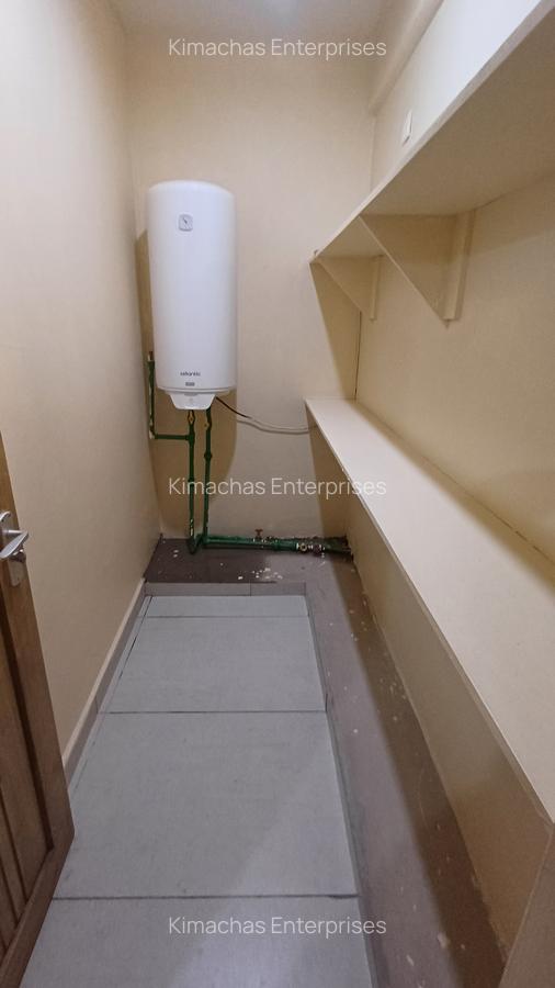 4 Bed Apartment with En Suite at Moyne Drive - 10