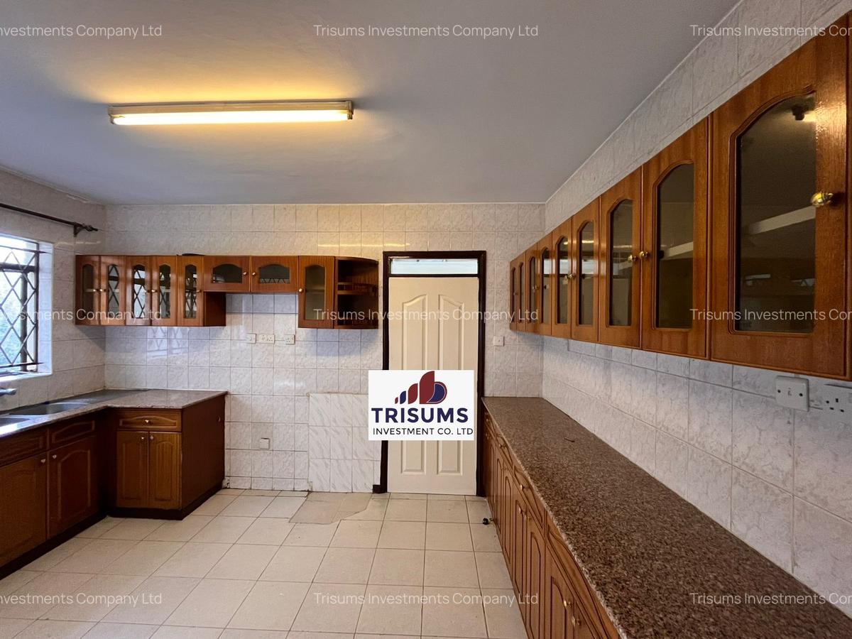 4 Bed Apartment with En Suite at Rhapta Road - 16