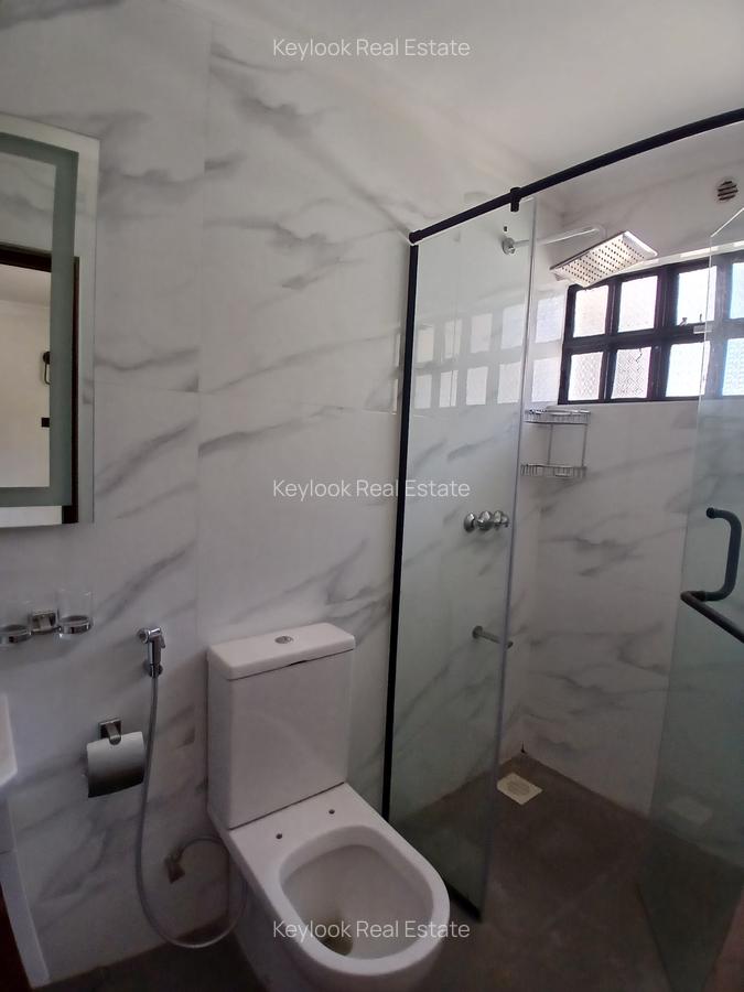 4 Bed House with En Suite at Lavington Green - 12