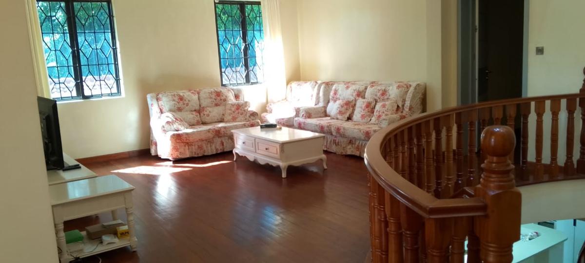 5 Bed Townhouse with En Suite in Gigiri - 16