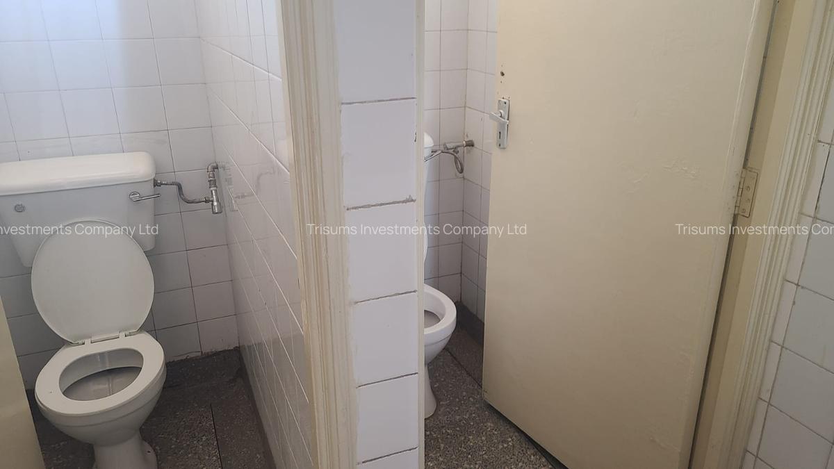 870 ft² Commercial Property with Fibre Internet in Industrial Area - 5