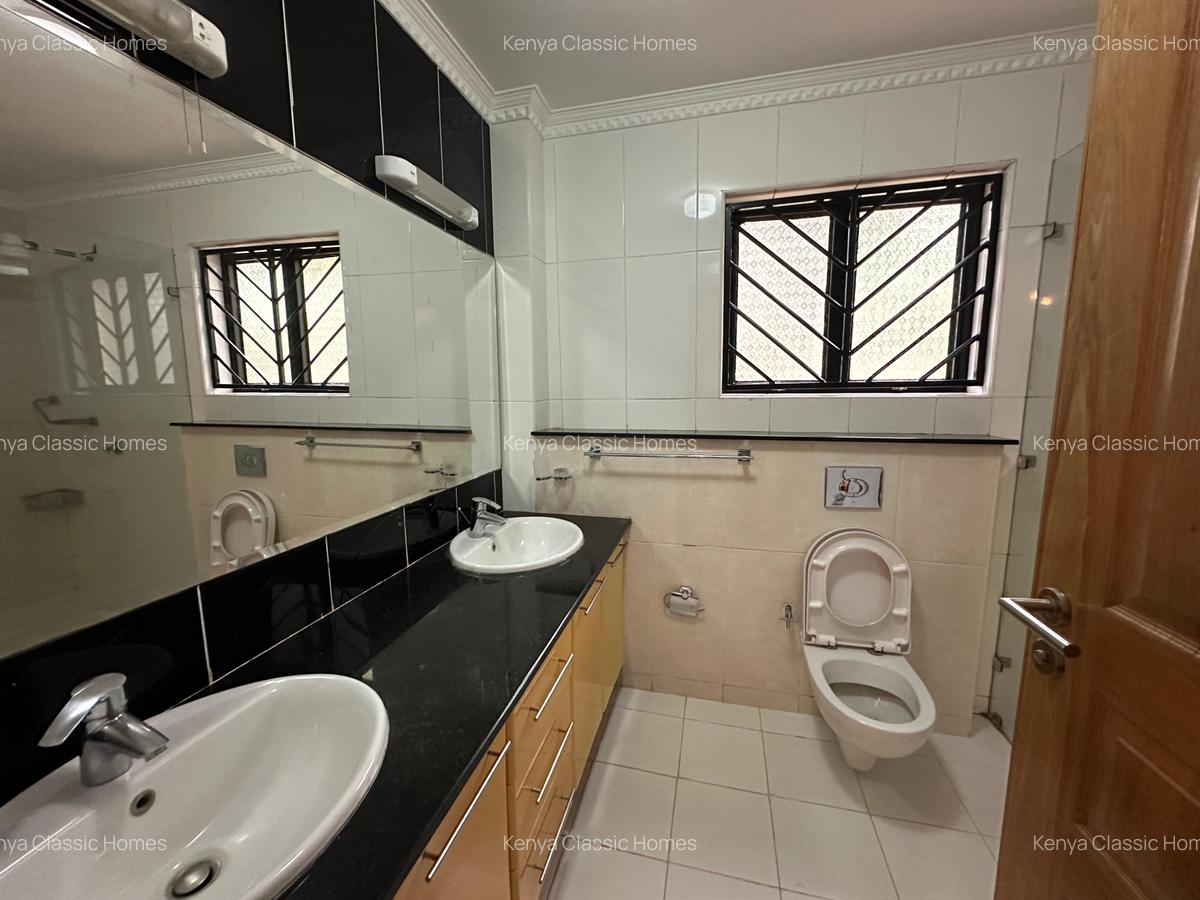 3 Bed Apartment with En Suite at Lavington - 14