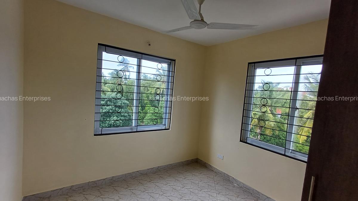 2 Bed Apartment with En Suite at Mtwapa Town - 9