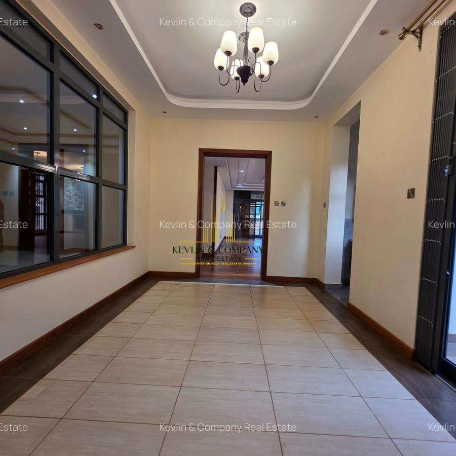 7 Bed Villa with En Suite in Nyari - 4