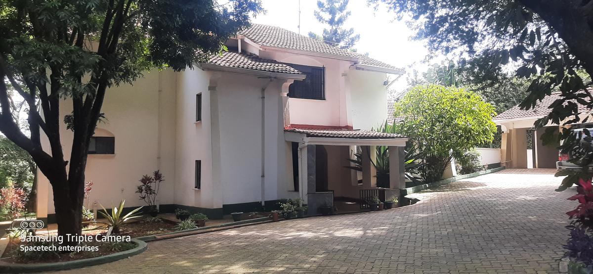 4 Bed House with En Suite in Runda - 3