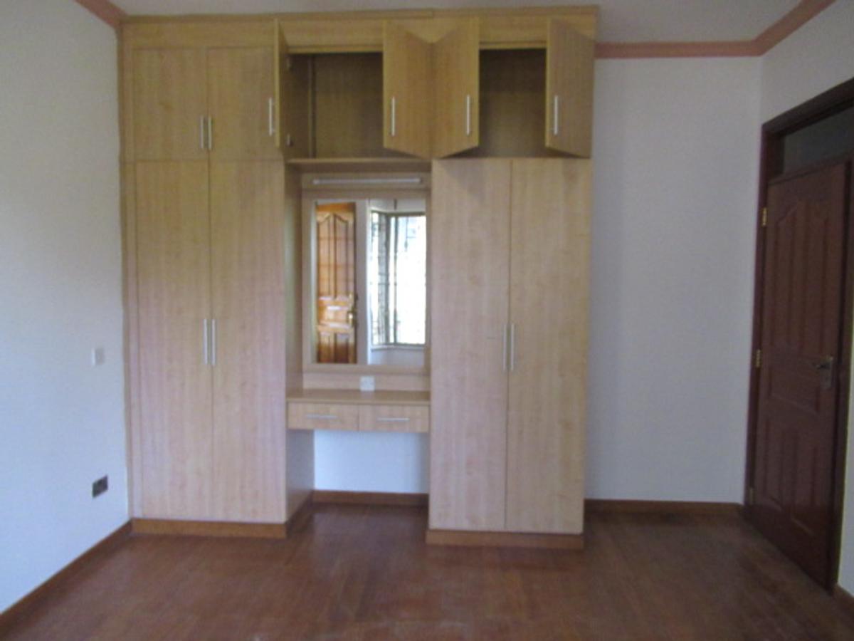 4 Bed Townhouse with En Suite at Westlands - 13