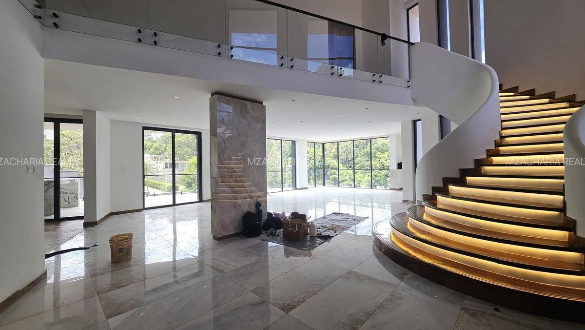 5 Bed Villa with En Suite in Nyari - 4