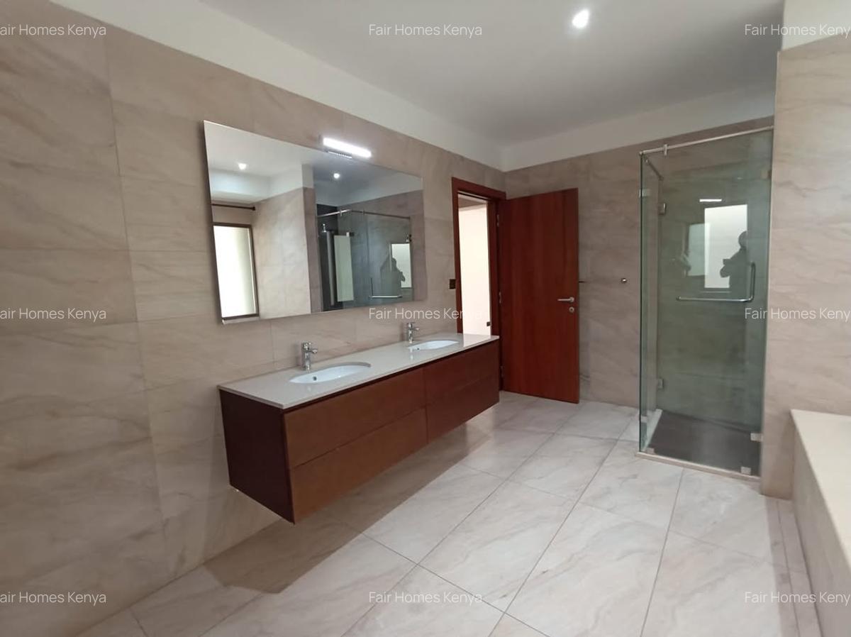 5 Bed Townhouse with En Suite at Convent Drive - 5