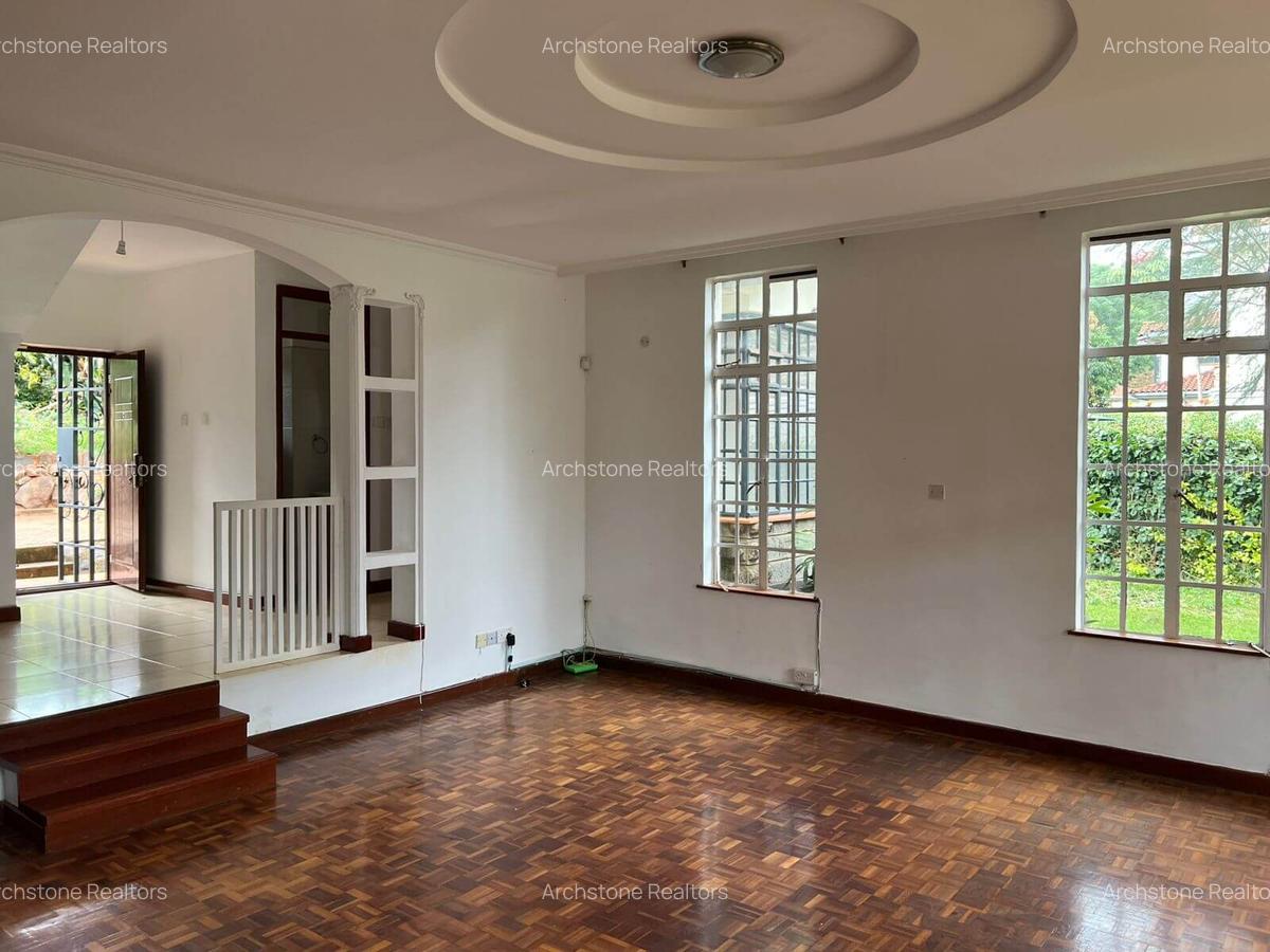 4 Bed Townhouse with En Suite in Rosslyn - 4