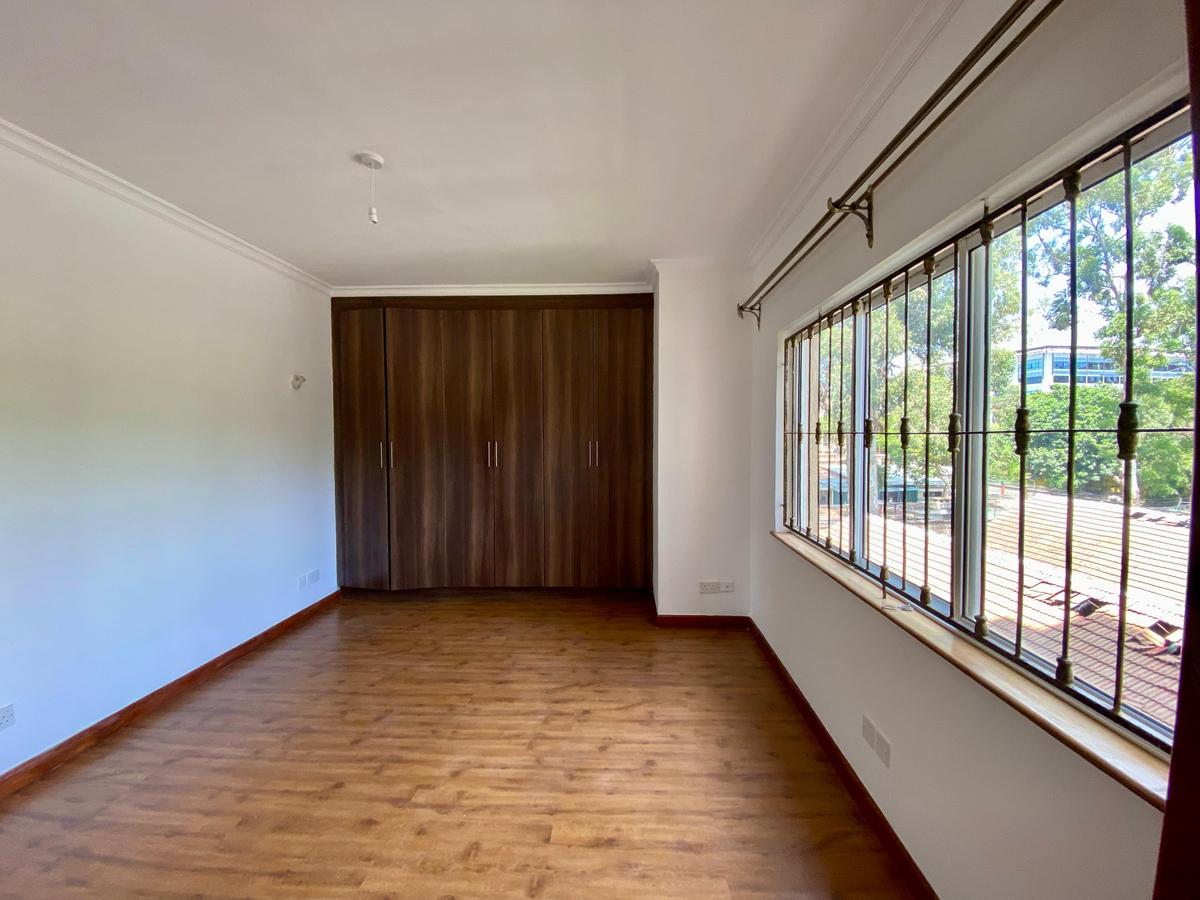 2 Bed Apartment with En Suite in Kilimani - 10