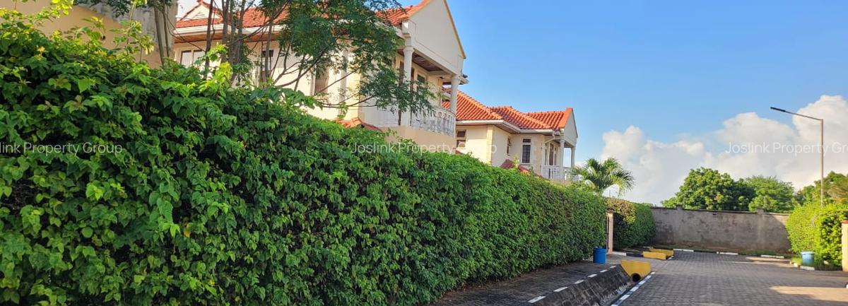 4 Bed Townhouse with En Suite in Nyali Area - 8